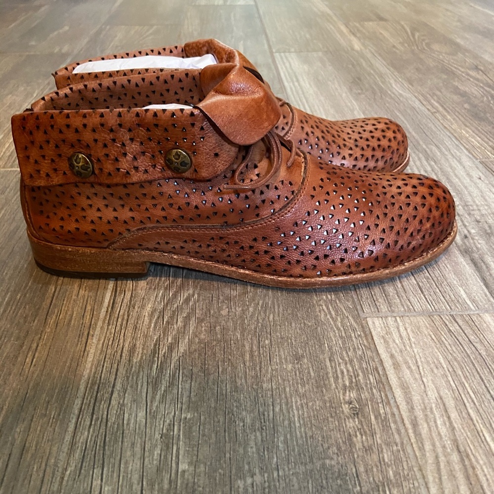 Patricia Nash size 10 booties